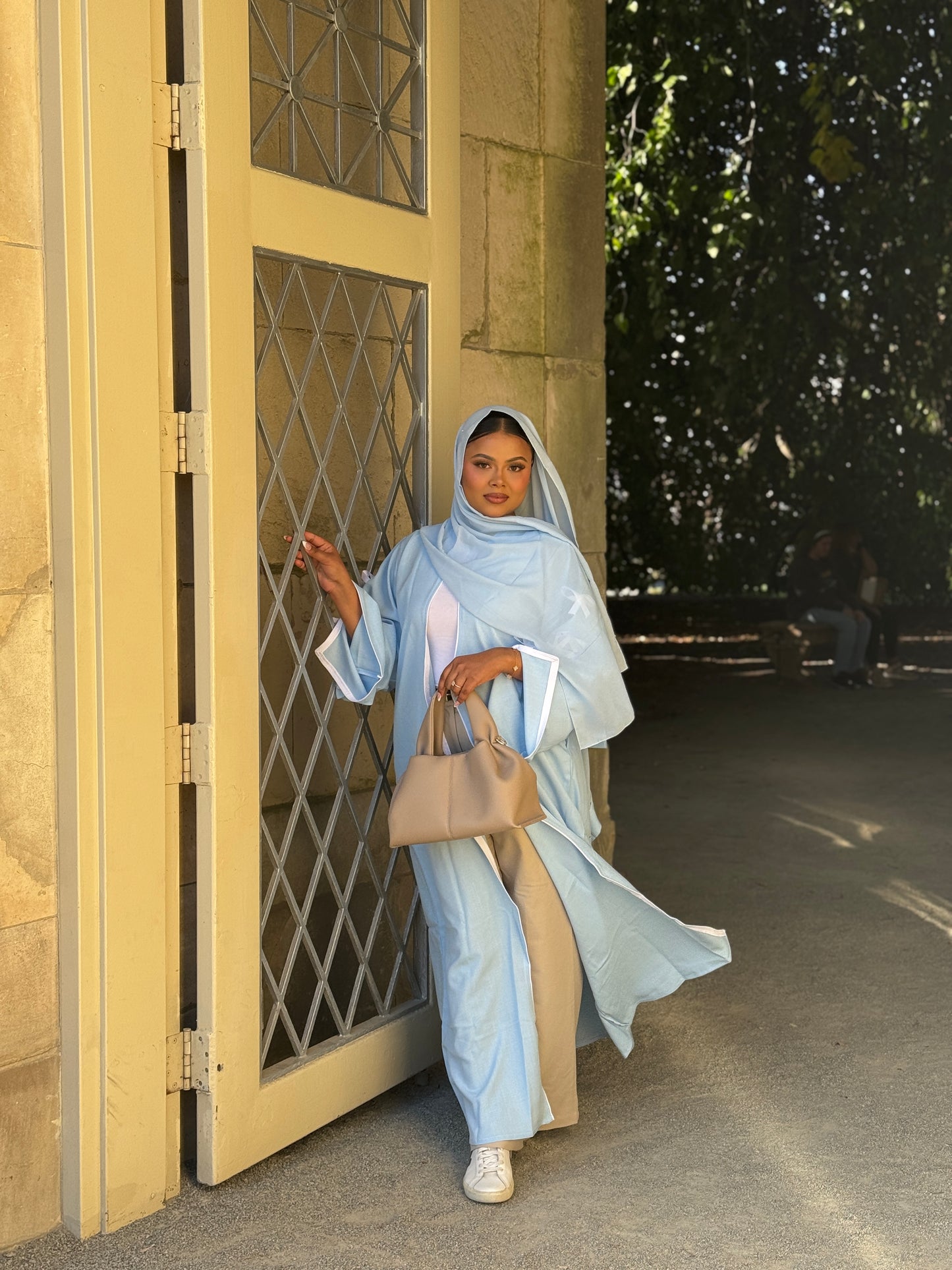 Coquette abaya