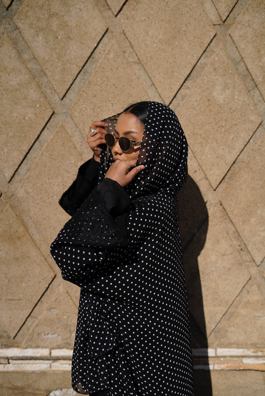 Dot & lace Abaya