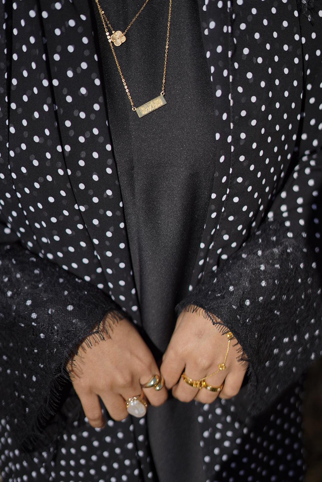Dot & lace Abaya